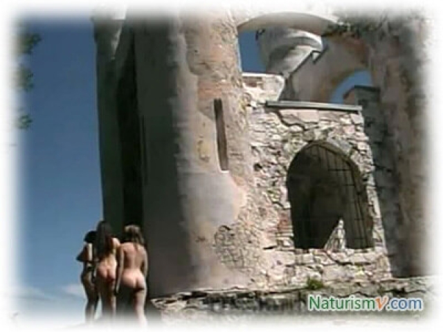 Натуризм в Крепости / Castle Naturism (Enature.net. RussianBare.com. 2000)